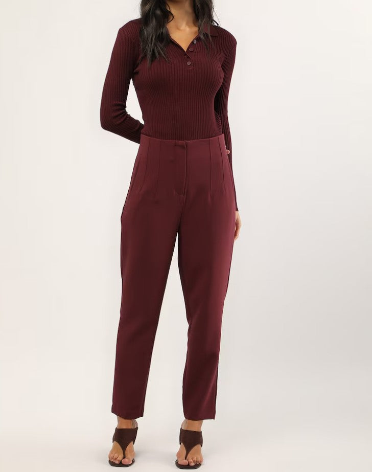 Calça feminina de alfaiataria cigarrete - vinho