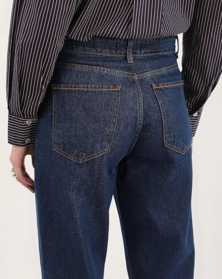 Calça jeans mom cintura alta denim escuro