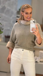 Capa/Blusa Biamar Ampla com Detalhe de Pele